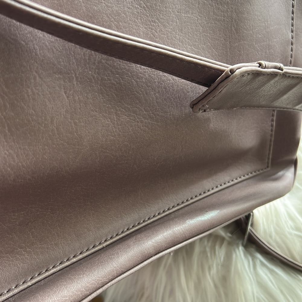 Matt & Nat travel bag / gym bag / large bag crossbody bag hand bag laptop bag - Picture 7 of 16